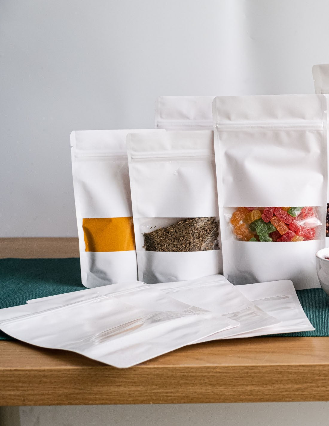 Doypack Biały Papier Kraft z okienkiem