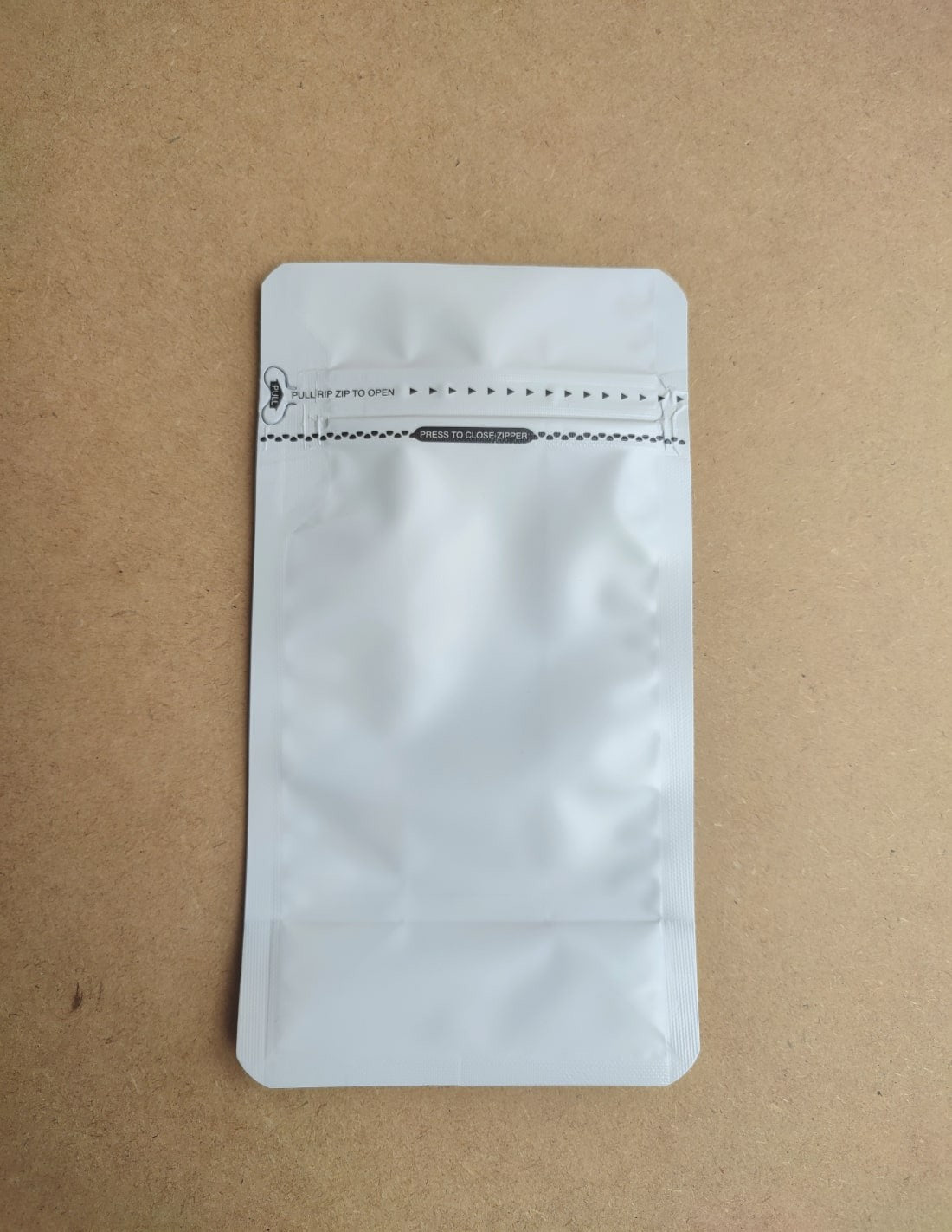 Flat Bottom Biały Aluminium