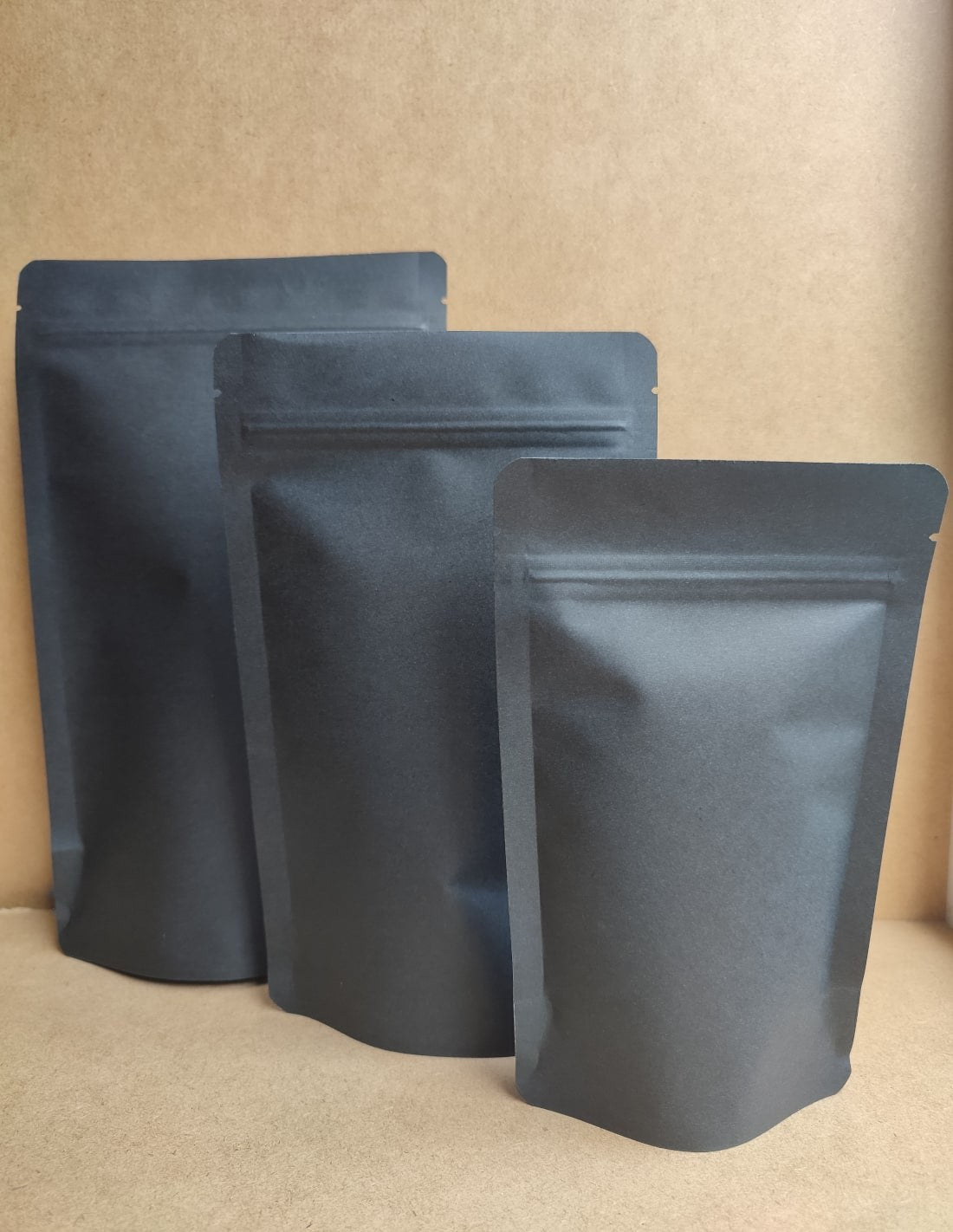 Doypack Biodegradowalny Czarny Papier Kraft